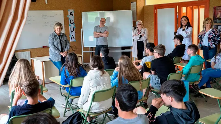 Taller de teatro en los centros educativos de Camargo.