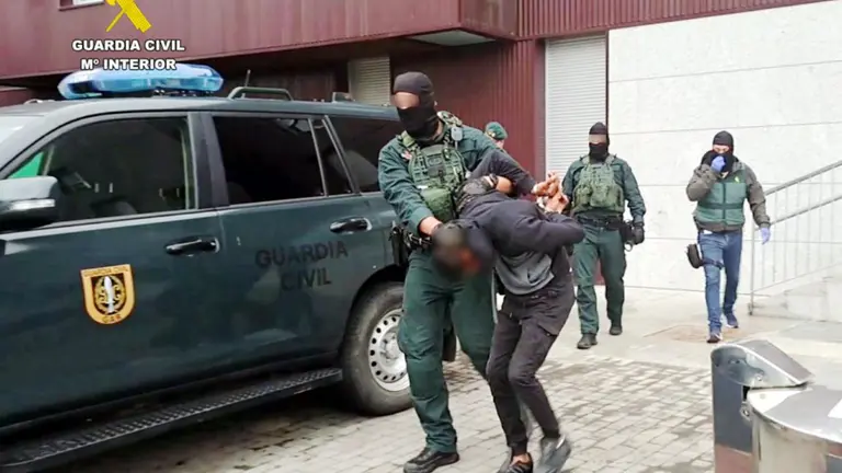 Un momento de las detenciones en Vizcaya.