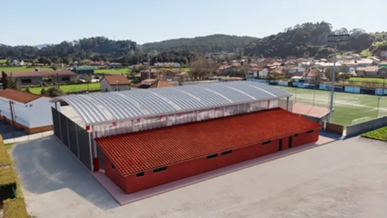 Camargo Cubierta de la pista polideportiva de Escobedo y vestuarios