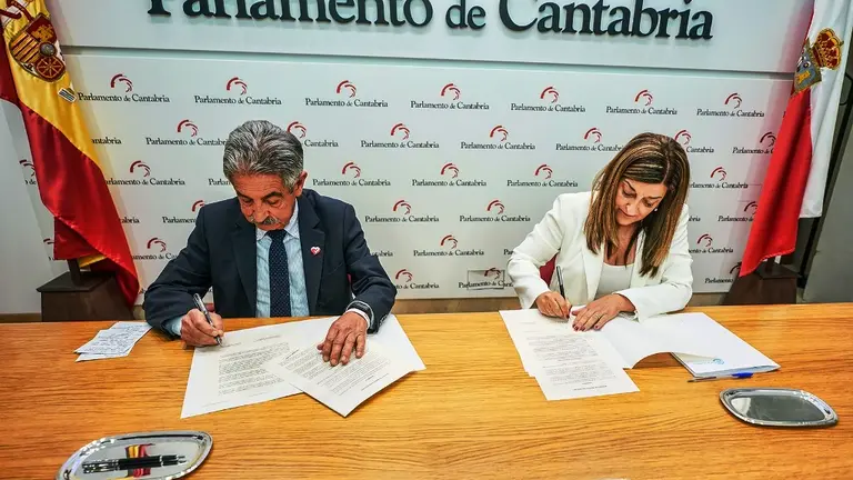 Acuerdo de investidura para Buruaga entre el PRC y PP.