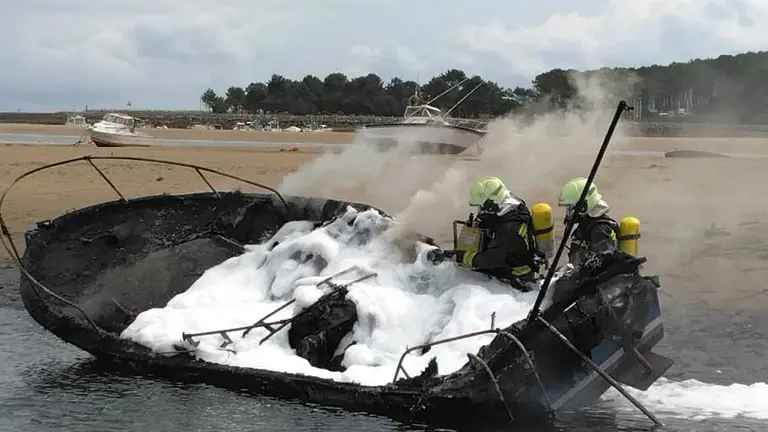 Incendio barco San Vicente 2