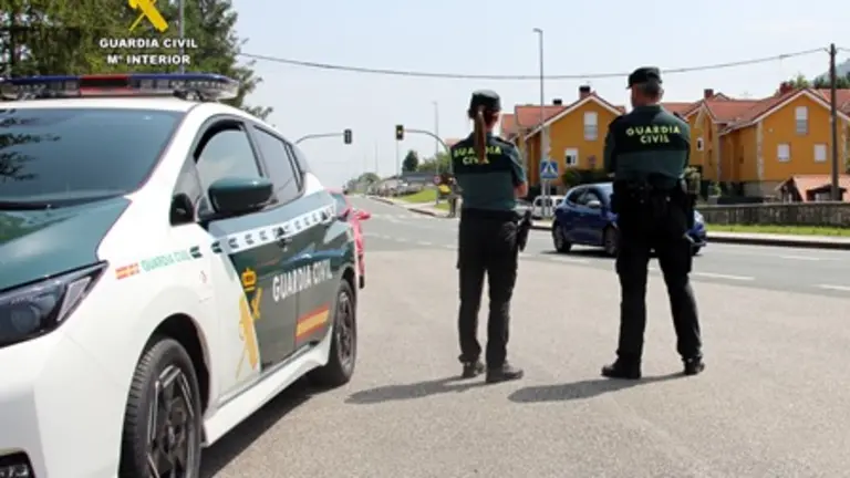 La Guardia Civil detuvo al presunto atracador del estanco.