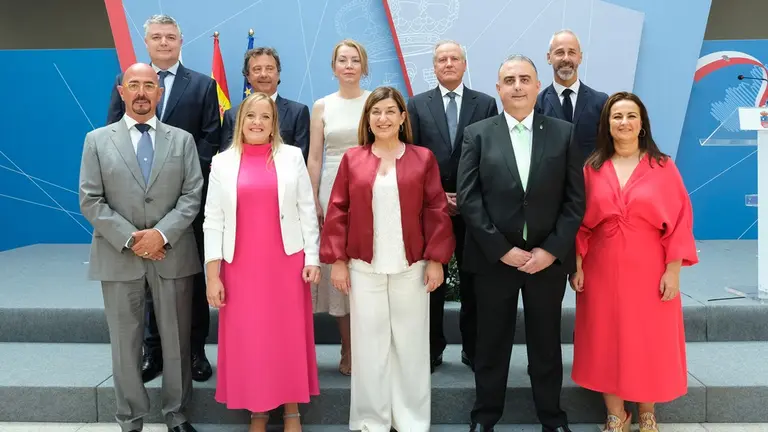 Buruaga y los nueve consejeros.