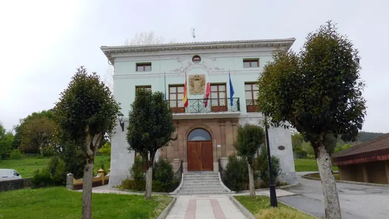 Ayuntamiento de Bárcena de Cicero. R.A.