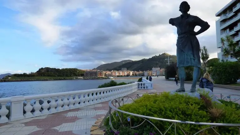Paseo de Castro Urdiales. R.A.