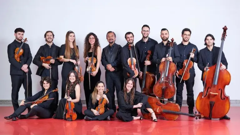 La orquesta de c&aacute;mara Oncam y el joven violinista Jaime Naya ser&aacute;n los encargados de inaugurar la XX edici&oacute;n de los Caprichos Musicales de Comillas