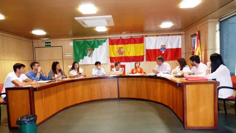 Un momento del Pleno en Noja. R.A.