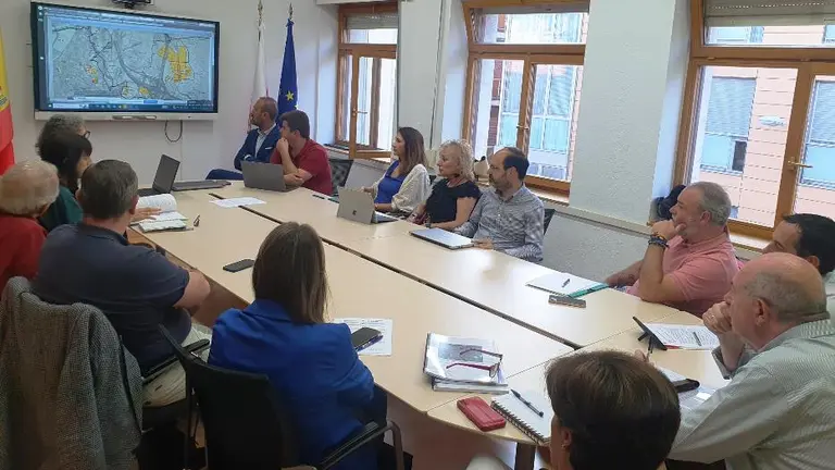 Reunión de seguimiento del PGOU de Torrelavega.