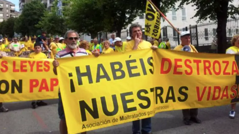 Afectados por los derribos en una protesta.