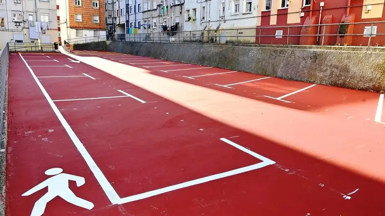 Zona de aparcamiento en la Bajad de Rumayor.