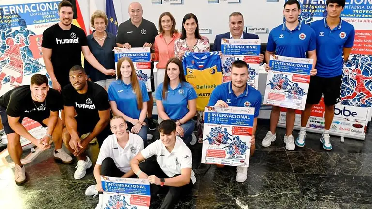 Presentación del Torneo Internacional de Balonmano en Santander.