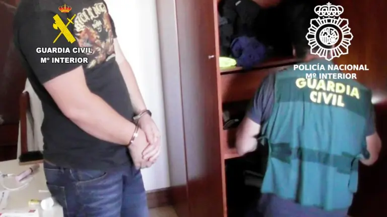 Detenidos en la operación por presuntos robos en Cantabria.