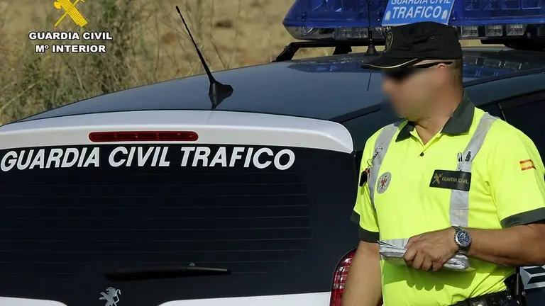 La Guardia Civil investiga las causas del accidente.