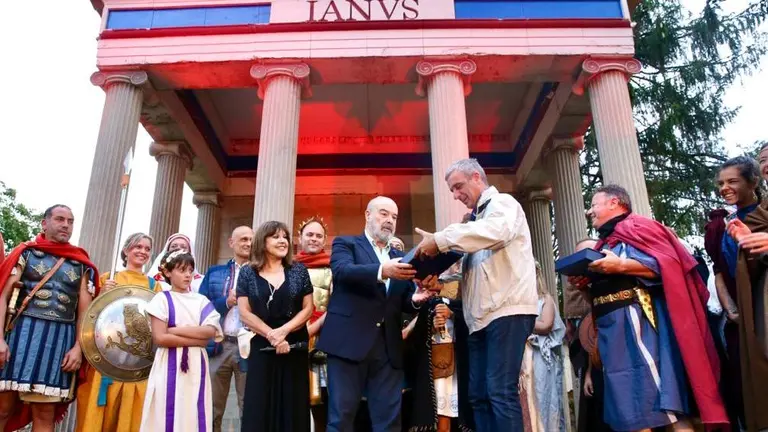 Un momento del acto de entrega del premio a los actores.