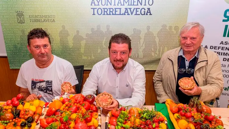 Presentaci&oacute;n del Festival del Tomate en Torrelavega.