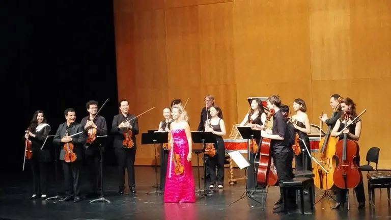 La violinista alemana junto a los Mutter'Virtuosi