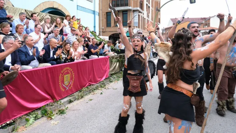 Desfile de las Guerras C&aacute;ntabras en Los Corrales de Buelna.