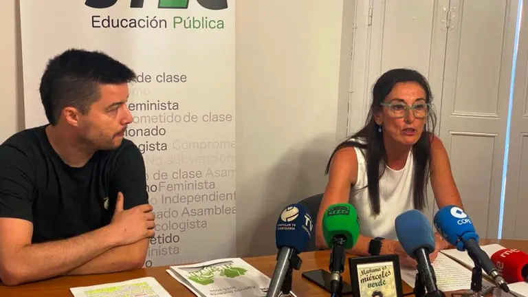 Rueda de prensa de representantes del sindicato STEC.