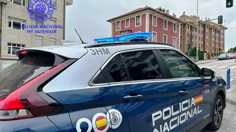 La Policía nacional detuvo al hombre en Santander.