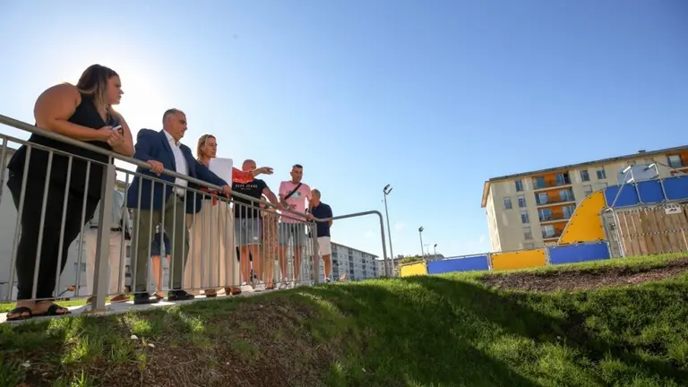Visita a la zona de Nueva Montaña, en Santander.