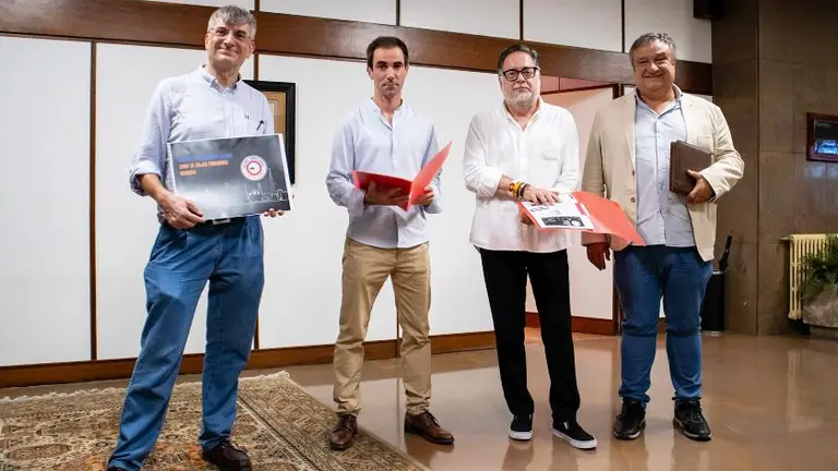 Integrantes de la Plataforma de Torrelavega.