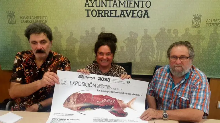 Presentaci&oacute;n de la muestra de fotograf&iacute;a en Torrelavega.