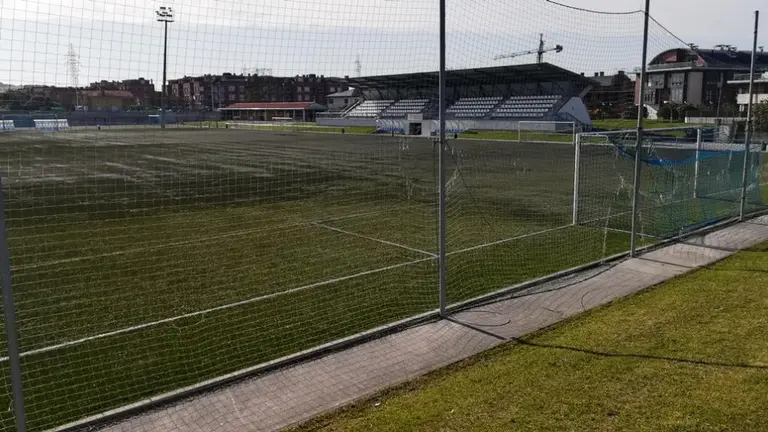 Campo de fútbol de Soto de la Marina. R.A.