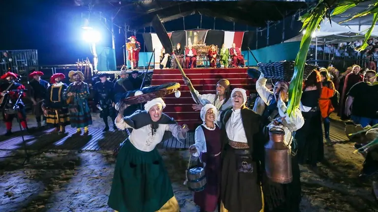 Laredo recibi&oacute; a Carlos V.