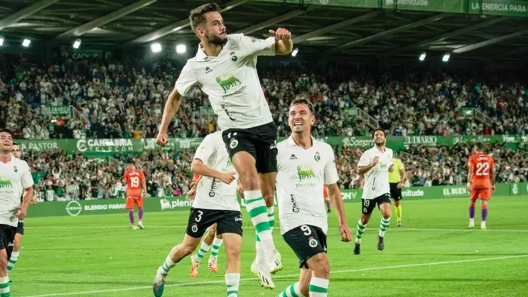 El Racing se alzó con la victoria en casa.