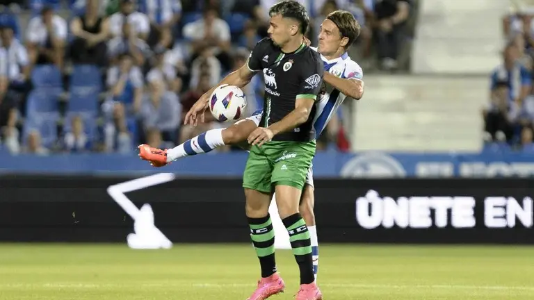 El Racing ve truncada su racha de puntuar.