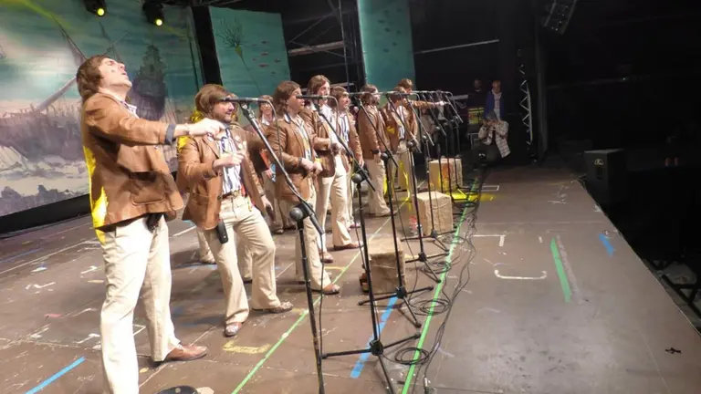 La Chirigota de Santo&ntilde;a canta en Santo&ntilde;a. R.A.