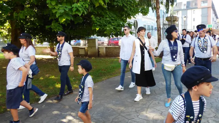 Desfile de las Cofrad&iacute;as. R.A.