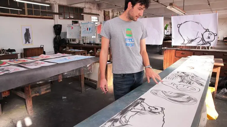 Los artistas cuentan contin&uacute;an en Santander.