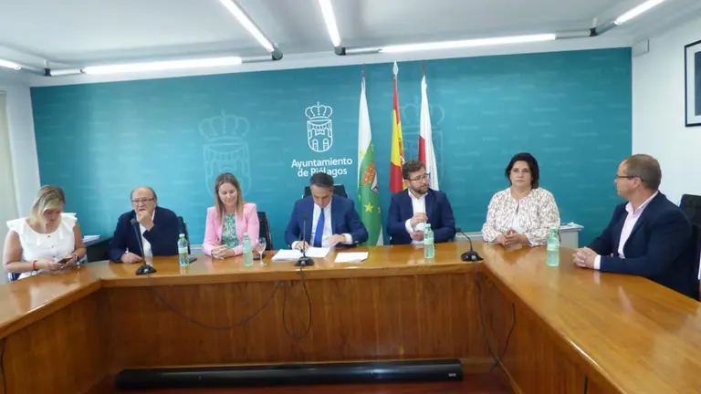 El equipo de Gobierno del PP en Piélagos. R.A.