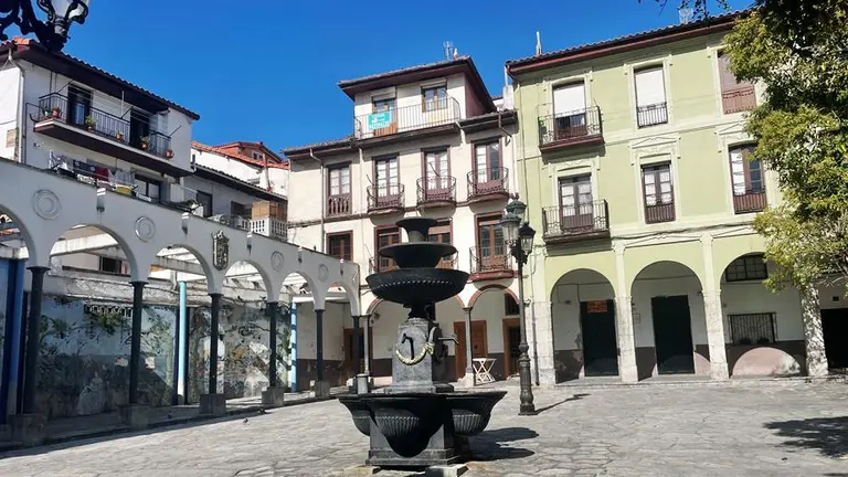Plaza en la Puebla Vieja de Laredo.