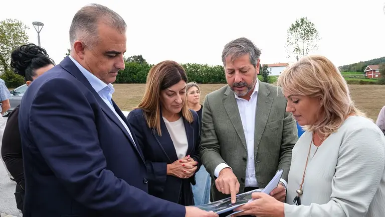 Las autoridades políticas en Polanco.