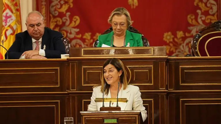 La presidenta regional, María José Sáenz de Buruaga, en el Senado.