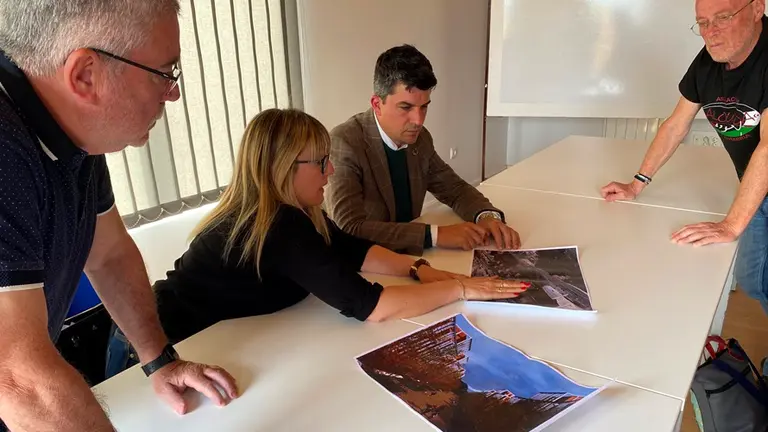 Reunión con los vecinos del Campon, en Peñacastillo.