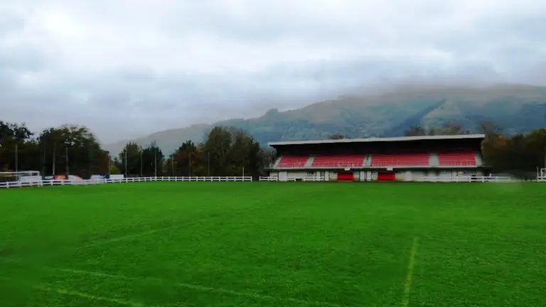 Campo de fútbol de Santiurde de Toranzo. R.A.