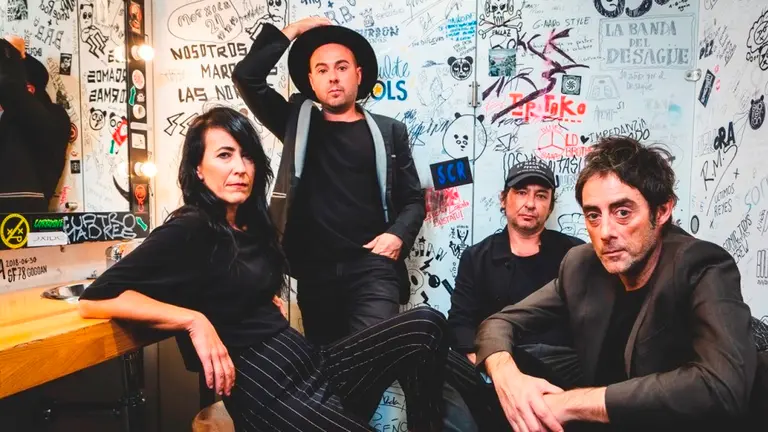 Integrantes de la banda El Columpio Asesino.