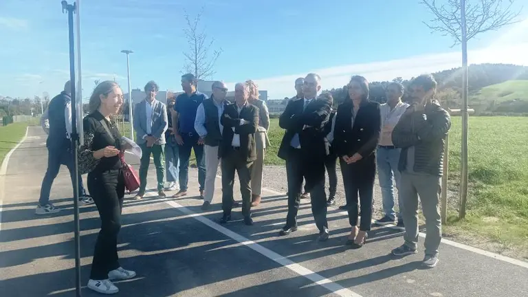 Un momento de la inauguración del carril bici-peatonal.