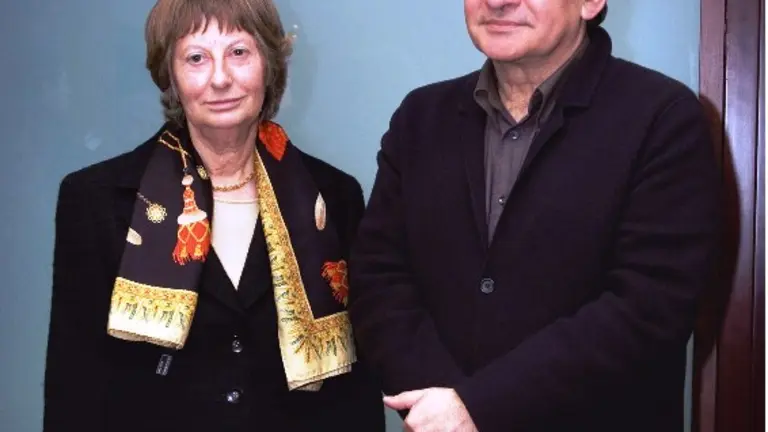 Marisa Semaniego junto a Bernarddo Atxaga.