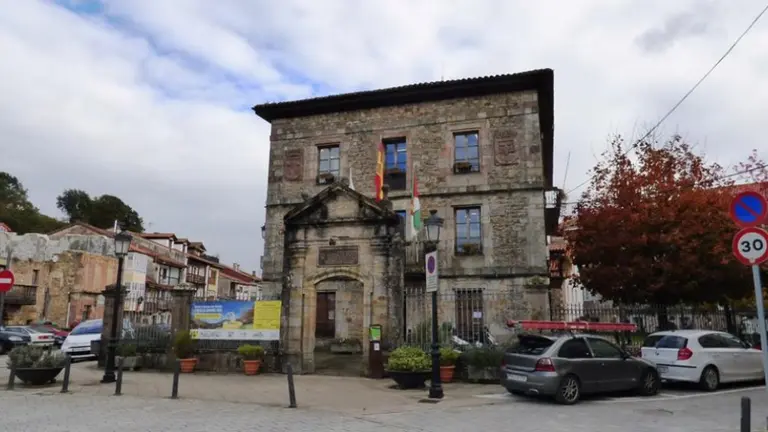 Ayuntamiento de Cabezón de la Sal. R.A.