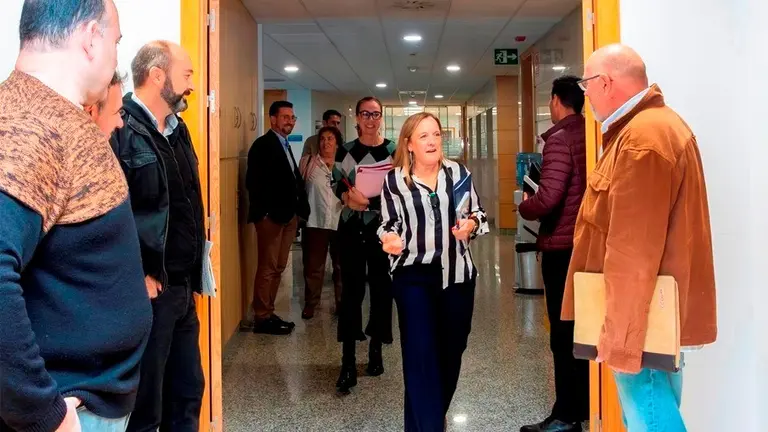 La consejera de Presidencia, Justicia, Seguridad y Simplificación Administrativa, Isabel Urrutia, reúne a la Comisión de Coordinación de la Policía Local.