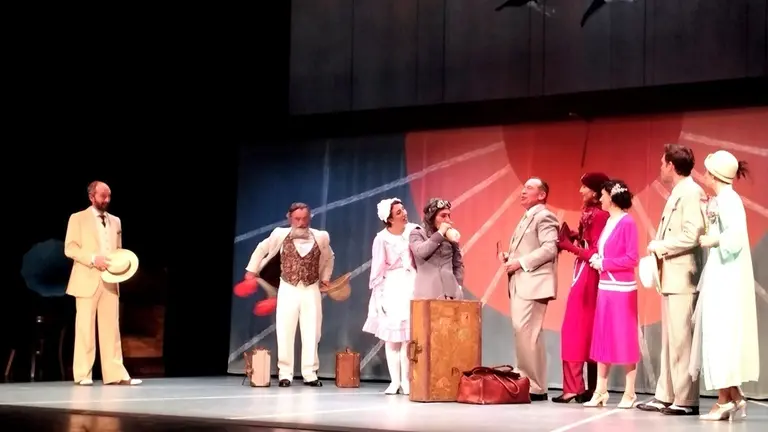 Los actores durante la representaci&oacute;n de la obra. &Aacute;ngel Camarero