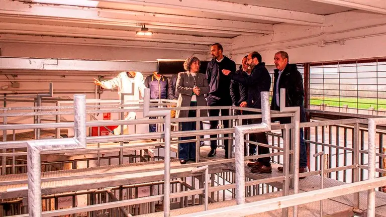Visita a la cuadra del Matadero Municipal de Torrelavega.