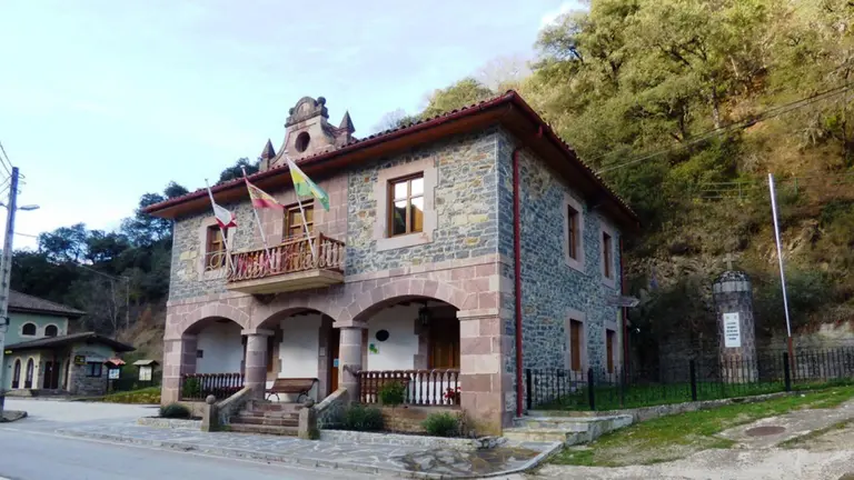 Ayuntamiento de Camaleño. R.A.