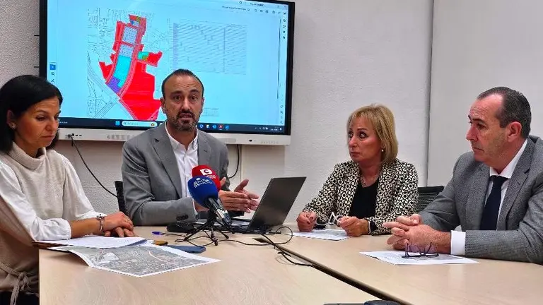 Presentación del proyecto de urbanización.