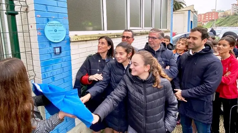 Descubrimiento de la placa al Buzo en Santander.