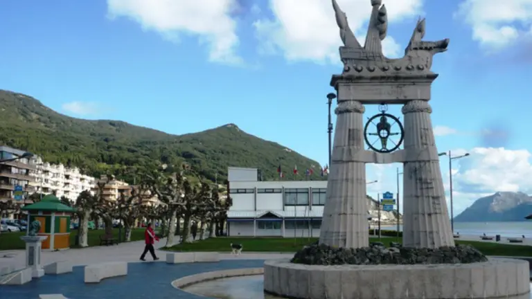 Monumento a Juan de la Cosa en Santoña. R.A.